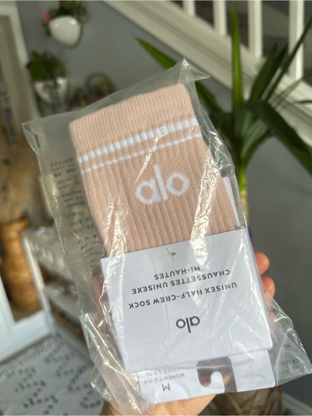 ALO Yoga Half-Crew Athletic Socks in Blush / light pink NWT